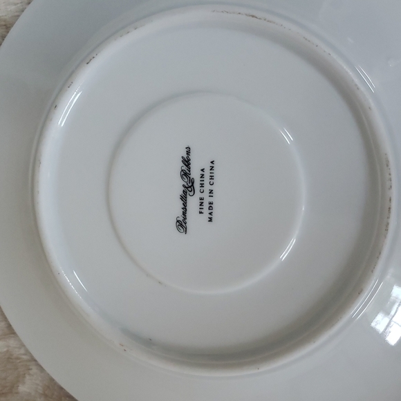 Poinsettias & Ribbons Fine China Tea Cup & Saucer Set Bundle - Picture 6 of 8